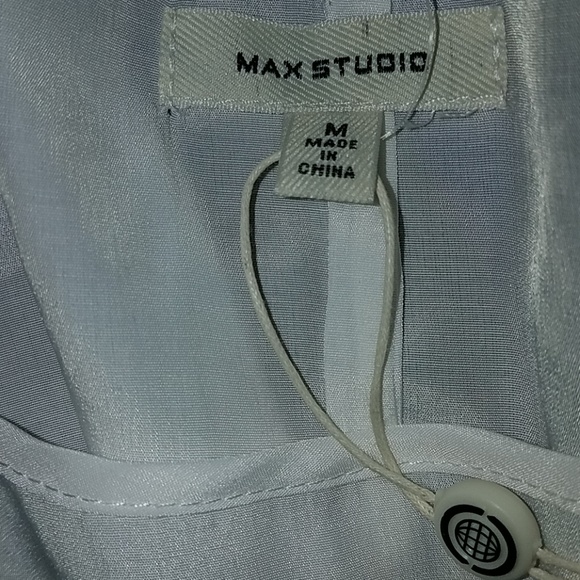 NWT Max Studio Blouse with Ruffled Arms M - Picture 2 of 2